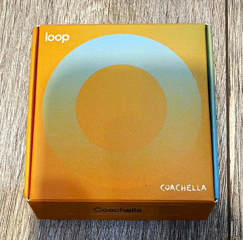 Loop experience ear - ear, plug